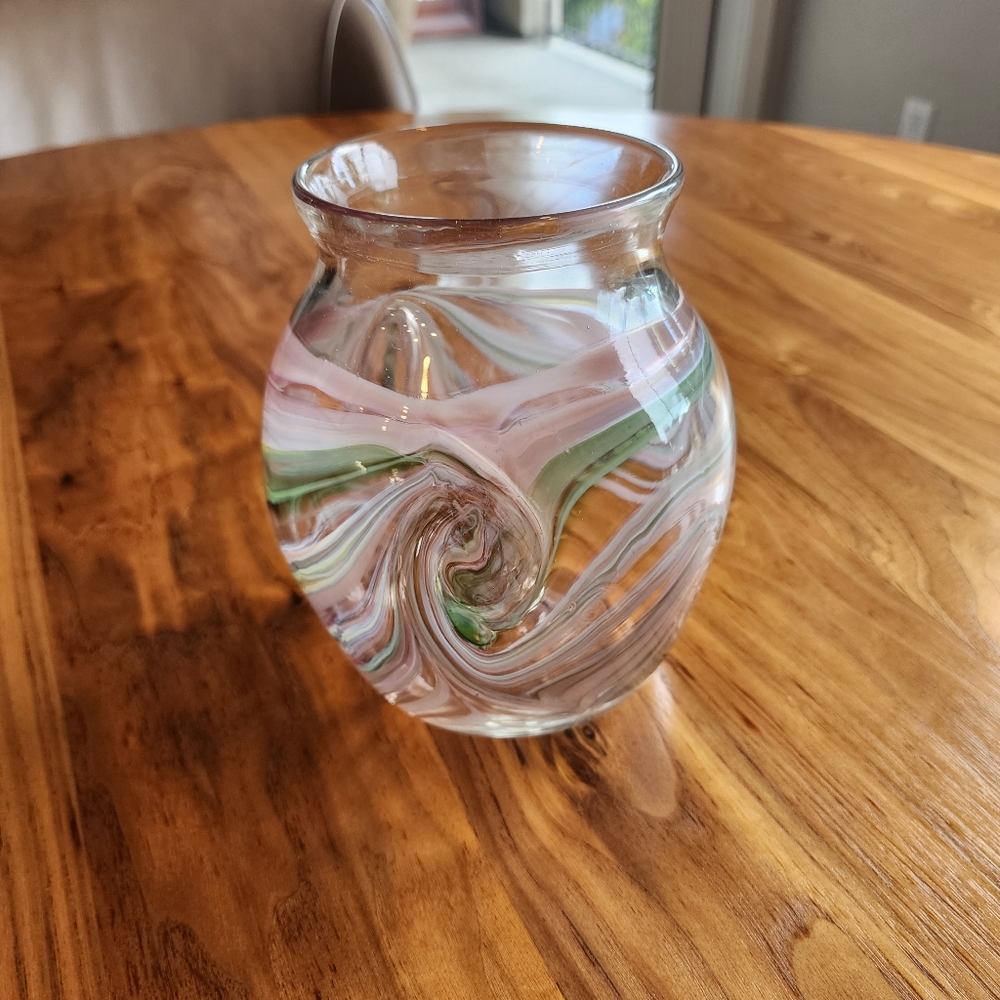 Vtg 2002 HandBlown Glass Vase by Mr Rhys Williams 7" Pull Feather Glassworks